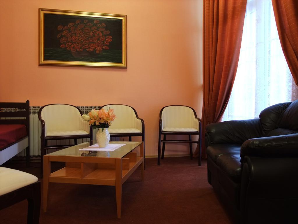 Bed & Breakfast Vila Stanisic Pozega Ruang foto