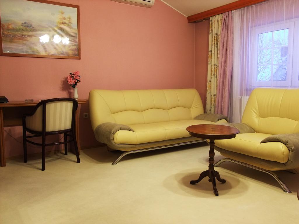 Bed & Breakfast Vila Stanisic Pozega Ruang foto