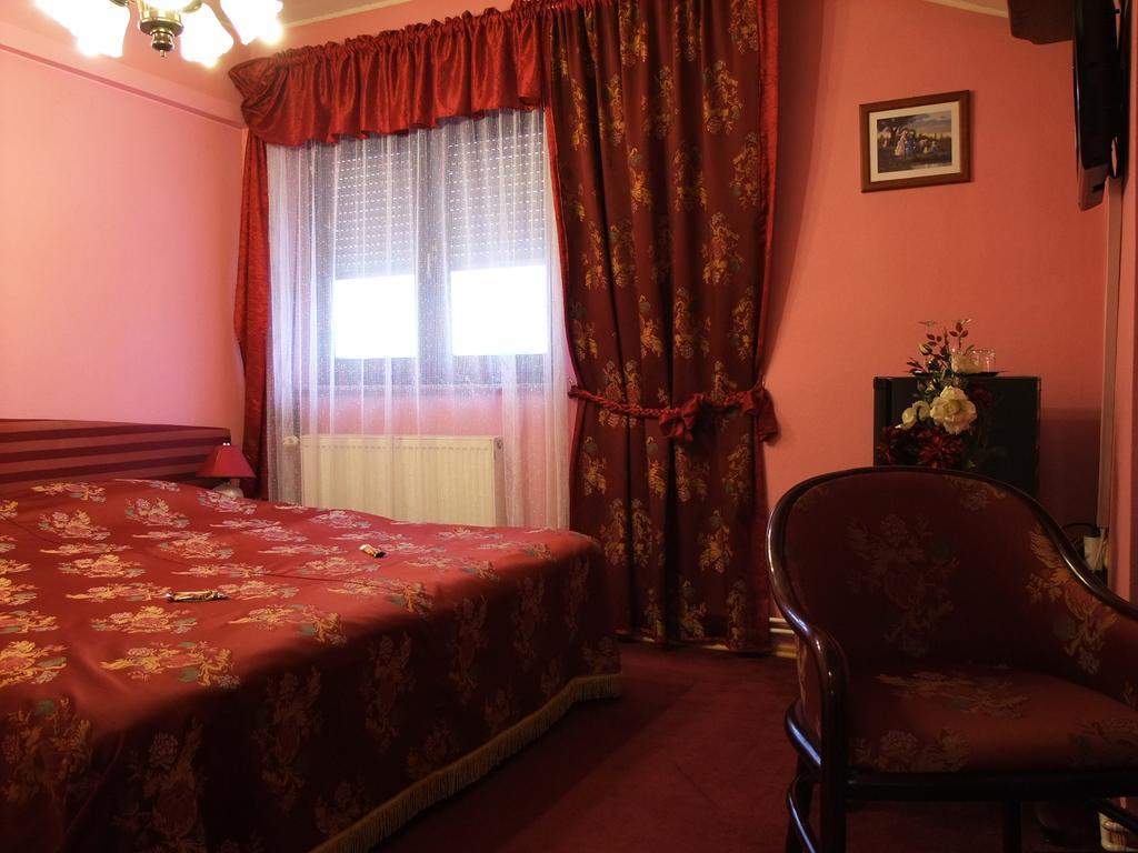 Bed & Breakfast Vila Stanisic Pozega Ruang foto